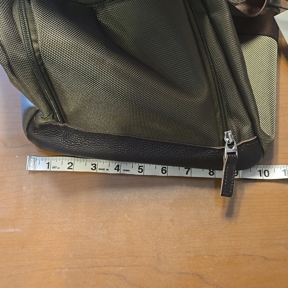 NWT Abercrombie & Kent Large Travel Safari Army Green And Brown Duffle Bag